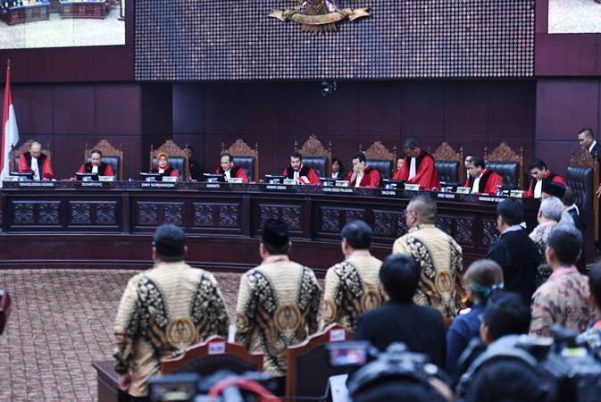 Massa Aksi Mengeluh Tak Bisa Ikuti Sidang MK Secara Streaming