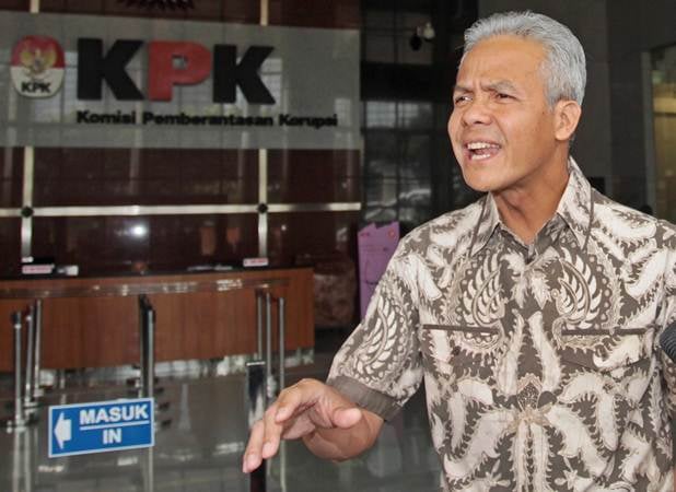  Ganjar dan Peternak Identifikasi Sebab Harga Ayam Rendah