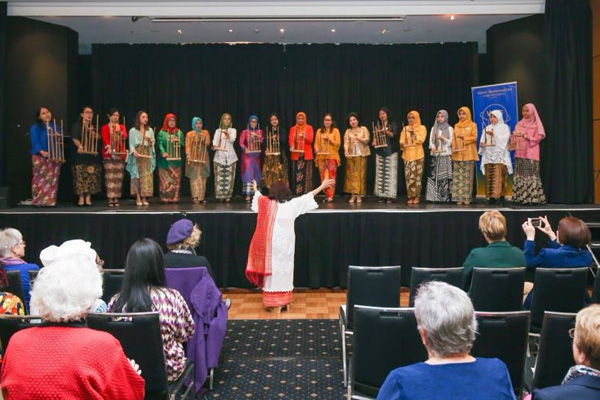  Alunan Angklung Indonesia Hipnotis Canberra