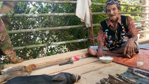  Menilik Potensi Ekonomi dan Kearifan Lokal Masyarakat Adat Riam Batu