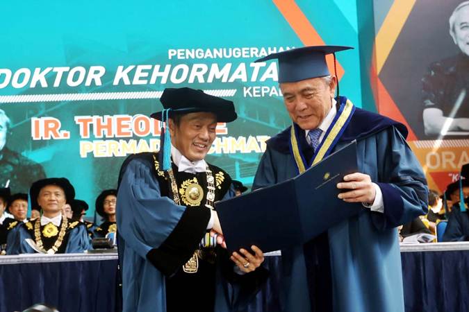  Pengusaha TP Rachmat Dianugerahi Gelar Honoris Causa oleh ITB