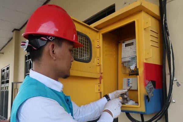  PLN Kalsel & Kalteng Bakal Ganti 300.000 kWh Meter Digital