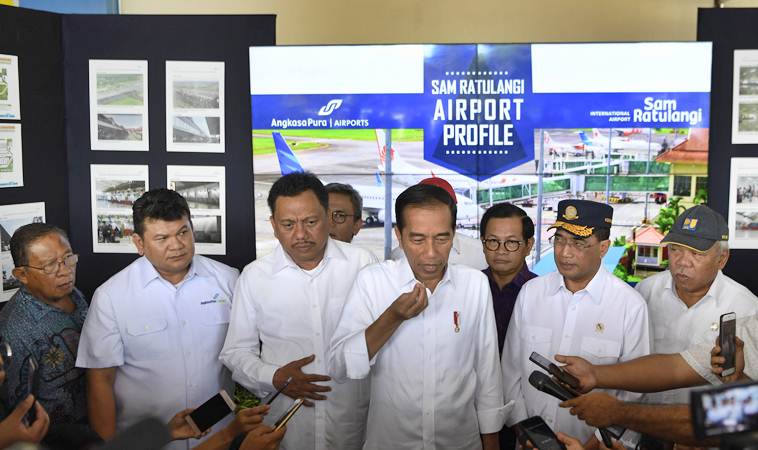  Presiden Jokowi Meninjau Bandara Internasional Sam Ratulangi