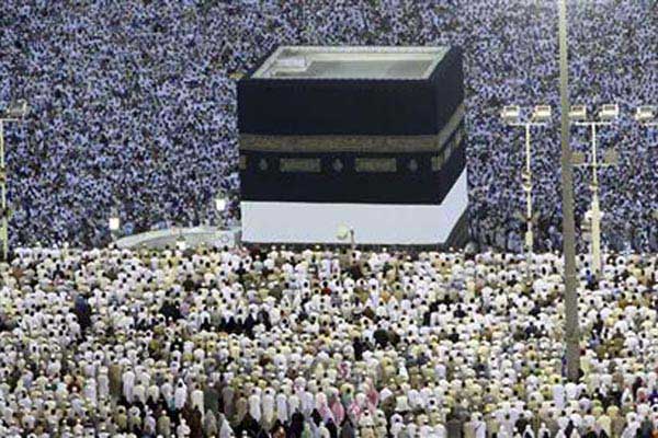  449 Jemaah Haji dari Surabaya Tiba di Madinah Satu Jam Lebih Cepat