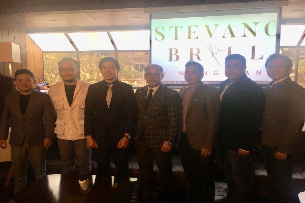  Stevano Brill by Wong Hang, Luncurkan Aplikasi Fesyen Augmented Reality Pertama di Asia