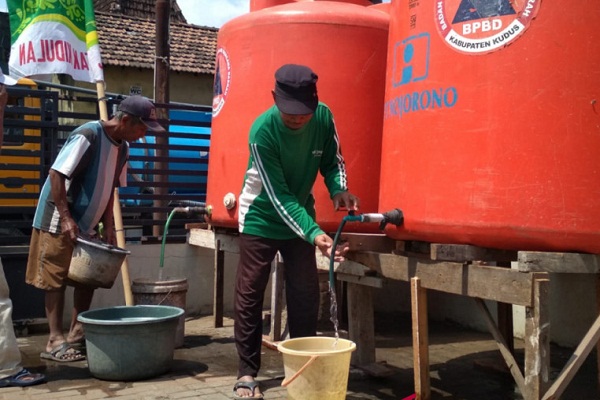  BPBD Kota Bogor Salurkan 5.000 Liter Air Bersih ke Kedunghalang