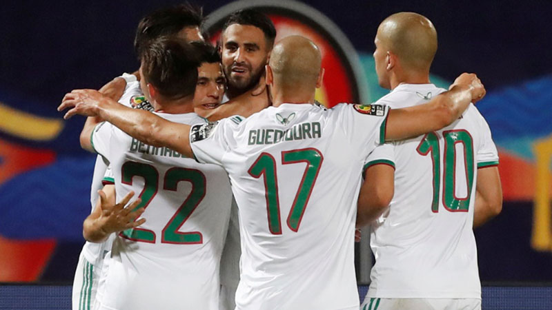  Riyad Mahrez Antar Aljazair Lolos ke Perempat Final Piala Afrika