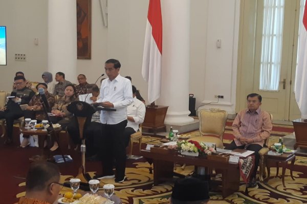 Presiden Joko Widodo dan Wakil Presiden Jusuf Kalla memimpin Rapat Kabinet./Bisnis-Yodie Hardiyan