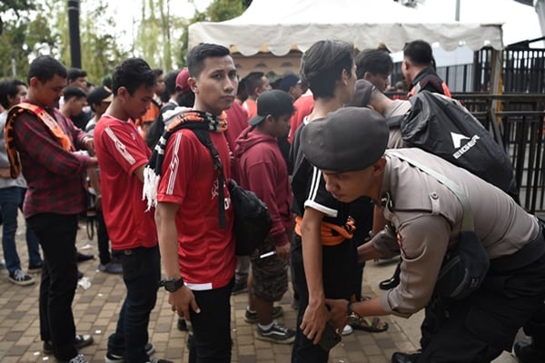  Bobotoh Dilarang ke GBK, Penonton Diperiksa Berlapis