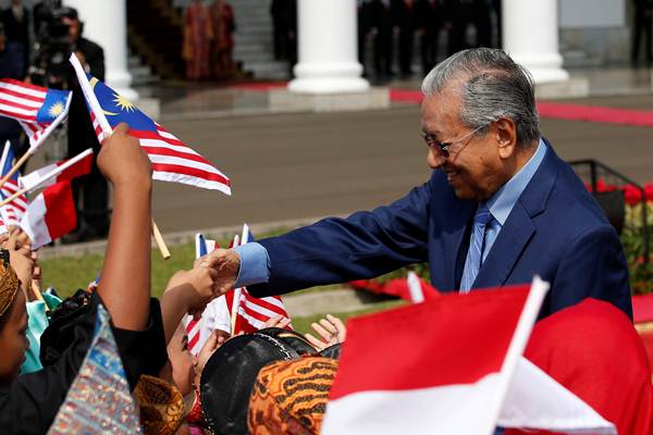  Mahathir: Malaysia Keluar dari Tekanan Utang