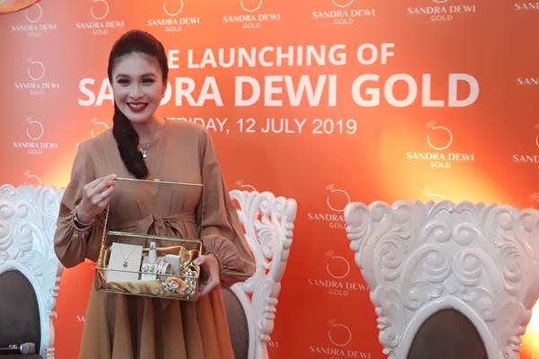  Sandra Dewi Rilis Brand Perhiasan Emas 