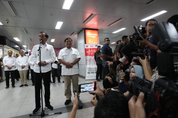  Kenapa Jumpa Prabowo di MRT? Ini Penjelasan Jokowi