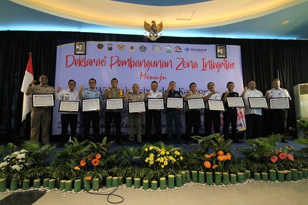  Bea Cukai Tanjung Perak Deklarasikan Zona Integritas Wilayah Bebas Korupsi