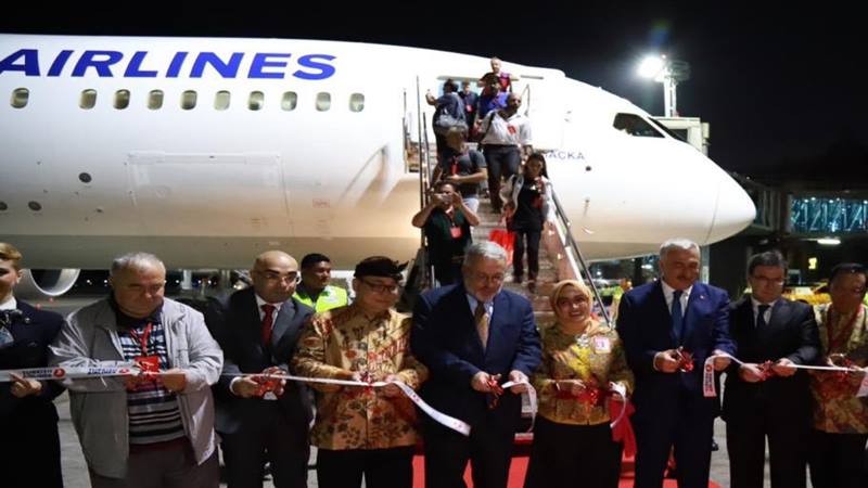  Turkish Airlines Mendarat Perdana di Ngurah Rai