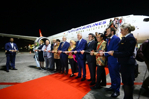  Bandara Internasional I Gusti Ngurah Rai - Bali Sambut Inaugural Flight Turkish Airlines