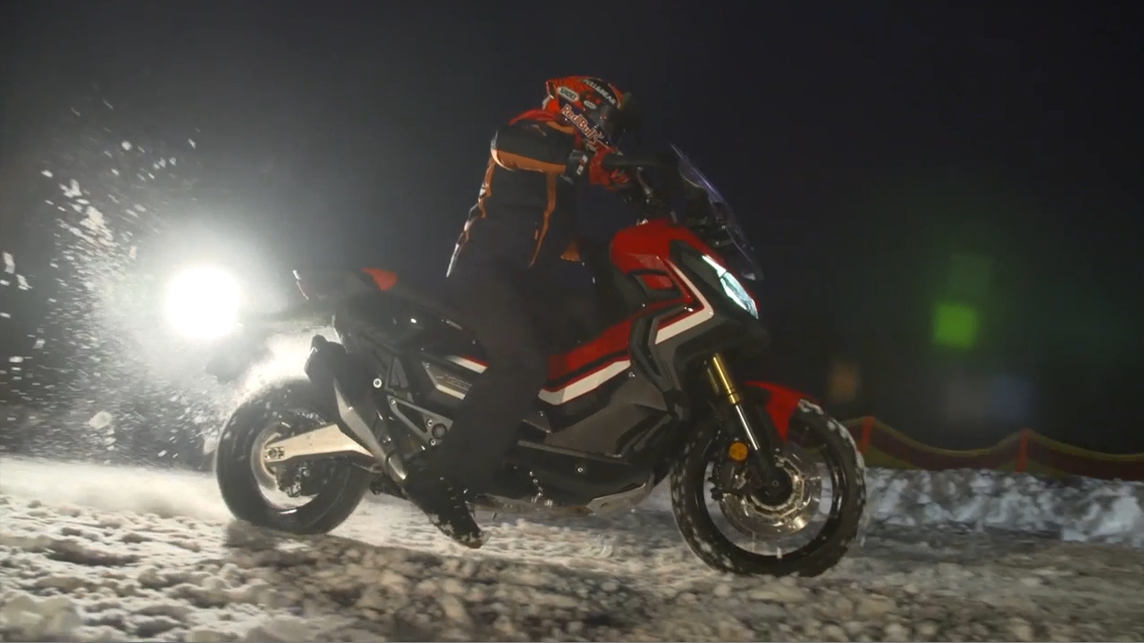  Ini Beda Honda X-ADV dengan ADV 150