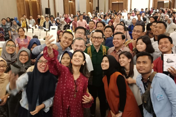 Dian Sastrowardoyo saat menghadiri Bincang Inspiratif 10th Satu Indonesia Awards 2019, di Palembang, Jumat  19 Juli 2019. Bisnis/Dinda Wulandari