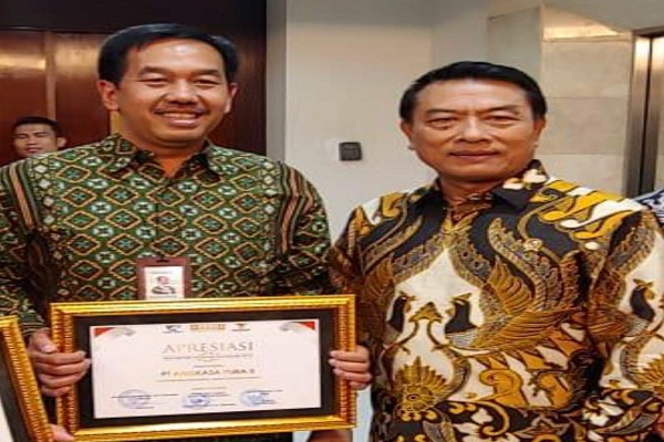  PT Angkasa Pura II Raih Penghargaan Tertinggi Manajemen Informasi Arus Mudik 2019   