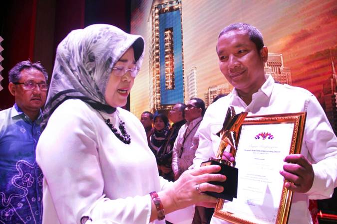  Bisnis Indonesia Raih Penghargaan Anugerah Serah Tertib Undang-Undang Deposit