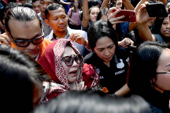  Telusuri Jejak Narkoba, Hari Ini Rambut dan Darah Nunung Diperiksa
