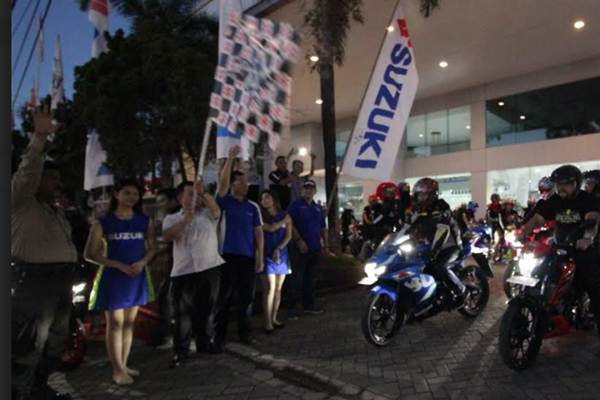  Suzuki Sukses Gelar Saturday Night Ride di Makassar