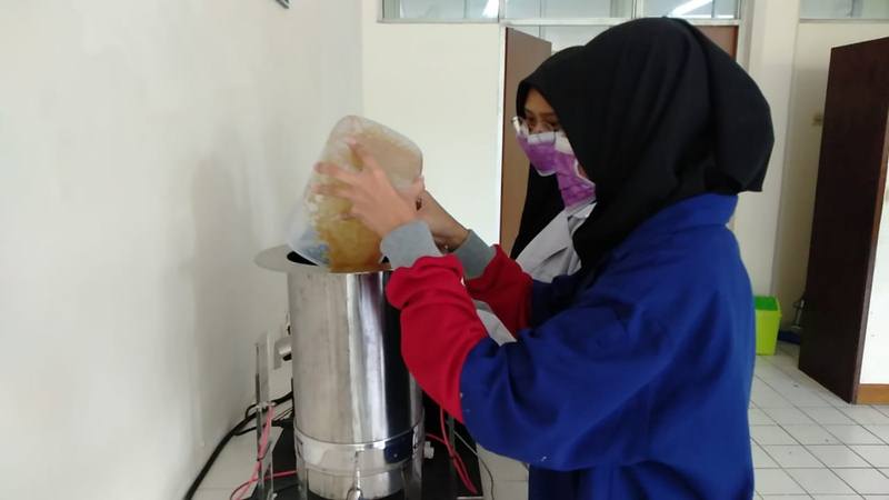 Mahasiswa Universitas Brawijaya Bikin Kertas dari Limbah Biomassa