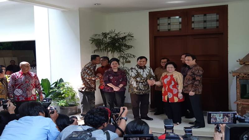  Prananda Prabowo Dampingi Megawati Sambut Prabowo Subianto di Rumahnya
