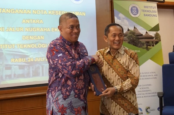  JNE dan ITB Berkolaborasi Bangun Business Lab SBM ITB