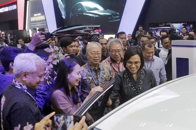  Sri Mulyani Kunjungi Pameran GIIAS 2019