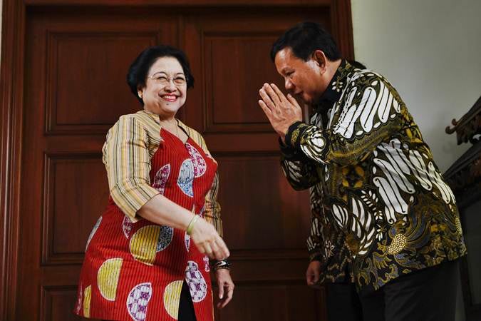  Prabowo Pulang, Mini Truk Bawa Lukisan Masuk ke Rumah Megawati