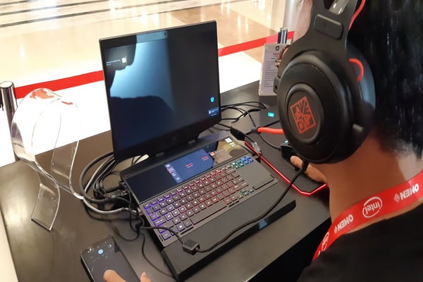  GADGET BARU:  HP Omen X 2S, Gaming Laptop Layar Ganda