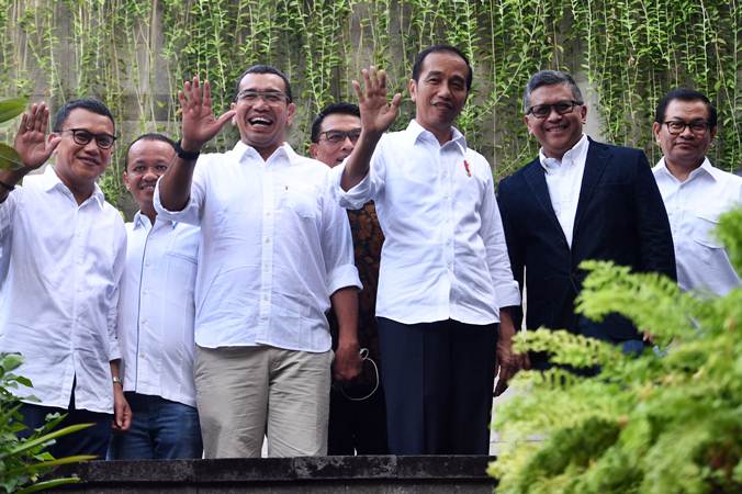  Pertemuan Jokowi dengan Tim Kampanye Nasional