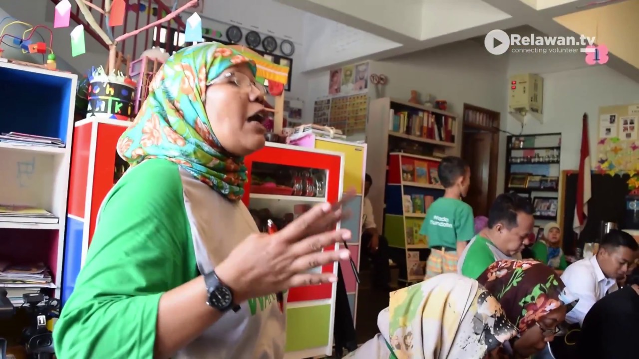  Penjual Jamu ini Sisihkan Uang Makan untuk Dirikan Perpustakaan