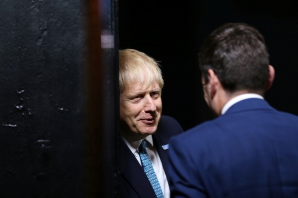  PM Johnson Wanti-wanti UE Untuk Singkirkan Kebijakan Backstop