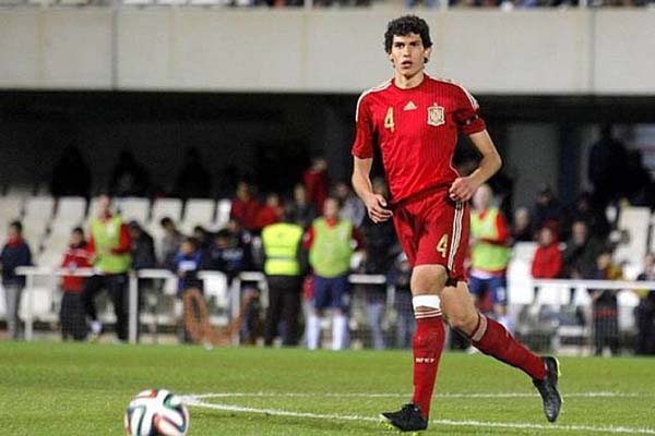  Real Madrid Pinjamkan Bek Jesus Vallejo ke Wolves