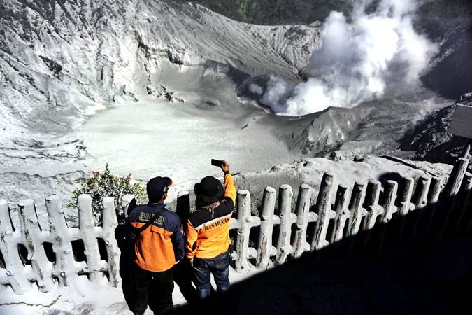  Gunung Tangkuban Parahu Erupsi: BPBD Jabar Gelar Piket Siaga