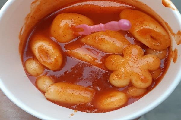  Menyicip Tteokbokki Autentik Dimasak Langsung Chef Asal Korea Selatan