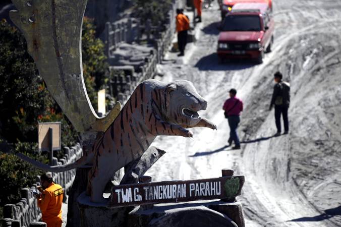  Dinkes: Puluhan Korban Erupsi Gunung Tangkuban Parahu karena Sesak Napas
