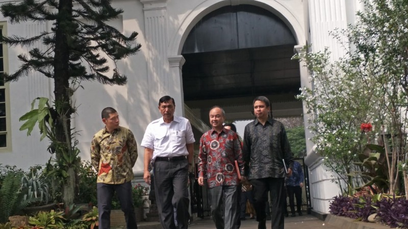  Bos SoftBank Temui Jokowi, Luhut Minta Investasi Lebih Banyak