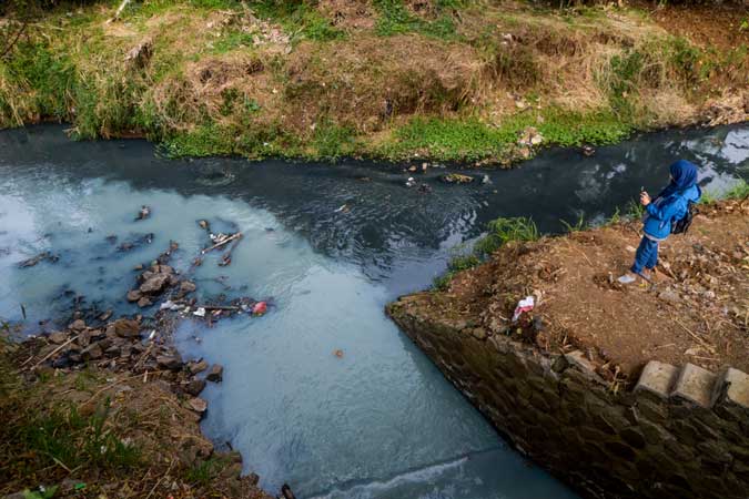  Sungai Cikiley Tercemar Limbah Industri