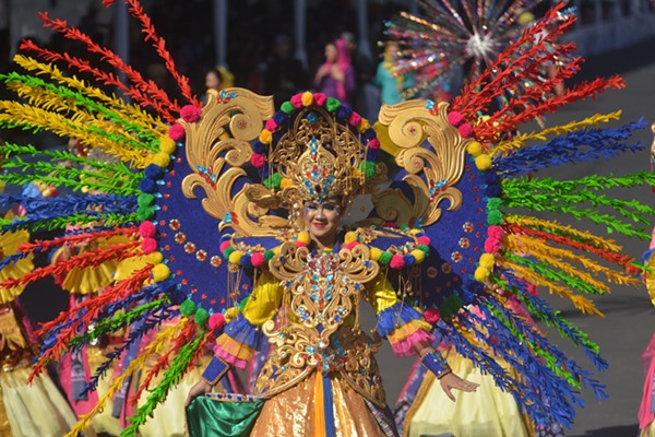  Foto-foto Indahnya Karnaval Kelas Dunia di Jember
