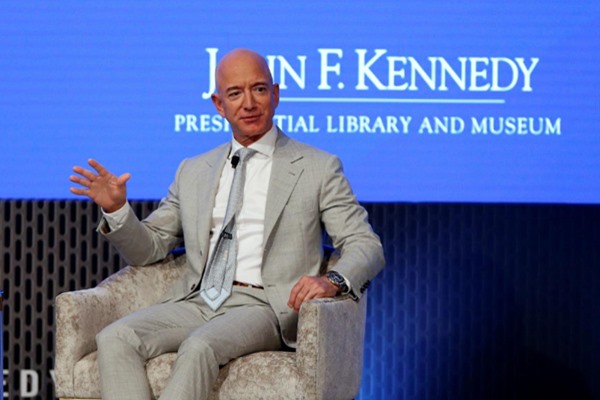  Jeff Bezos Jual Saham Amazon US$2,8 Miliar, Duitnya Buat Perusahaan Roket?