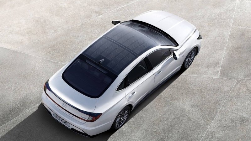  Punya Panel Surya, Hyundai Sonata Hybrid Makin Jauh Menjelajah