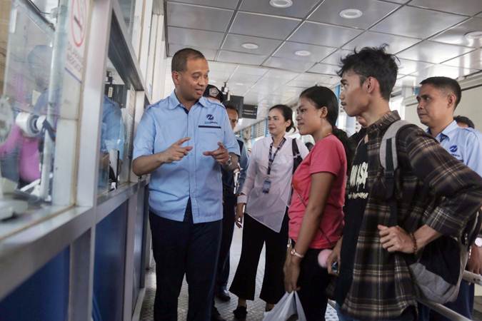  Dukung Program Nontunai, Transjakarta Ganti Alat Bayar EDC ke TOB