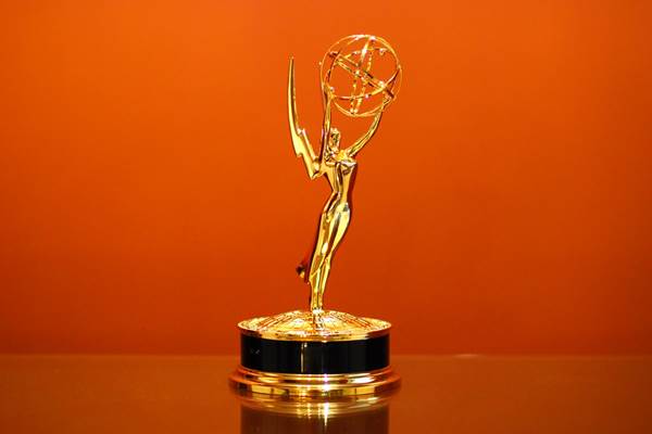 Piala Emmy Awards/Istimewa