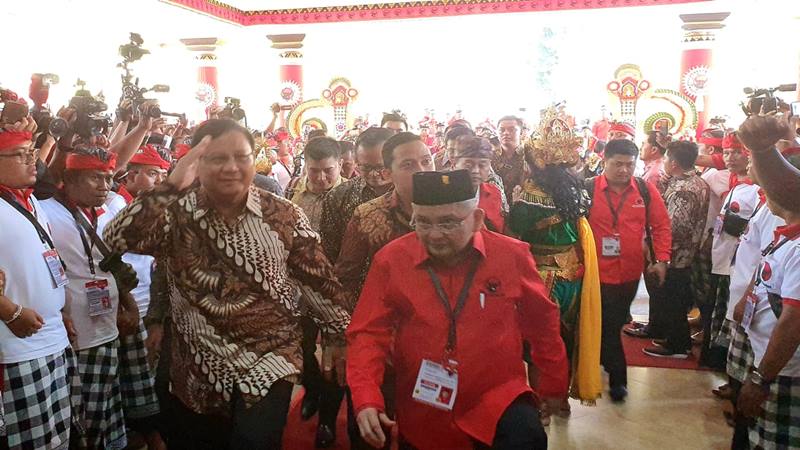  5 Terpopuler Nasional, Makna Kehadiran Prabowo di Kongres PDIP dan Cek Fakta Kontroversi Rizieq Shihab di Pemakaman Mbah Moen