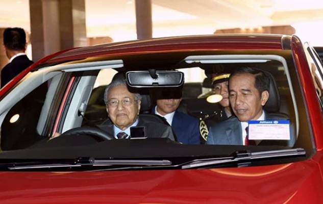 Perdana Menteri Malaysia Dr. Mahathir Mohammad bersama Presiden Jokowi/Instagram-Jokowi