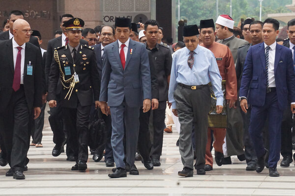  Jokowi dan Mahathir Sepakat Hadapi Diskriminasi Produk Sawit