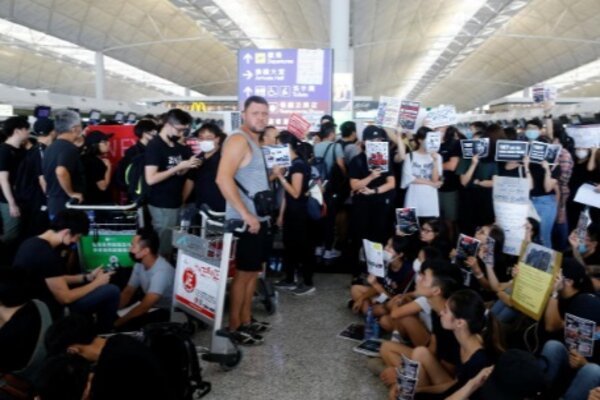 Otoritas Bandara Hongkong Batalkan Semua Penerbangan Senin, 12 Agustus