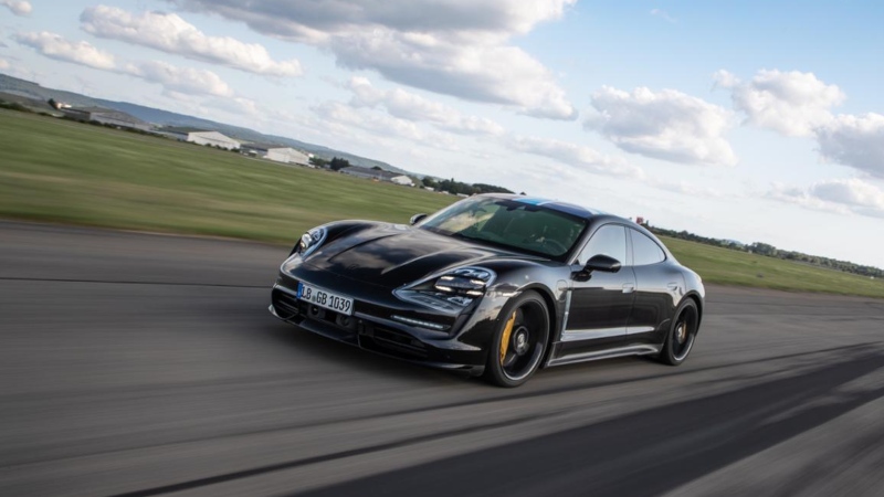  Mobil Listrik Porsche Taycan Segera Dirilis